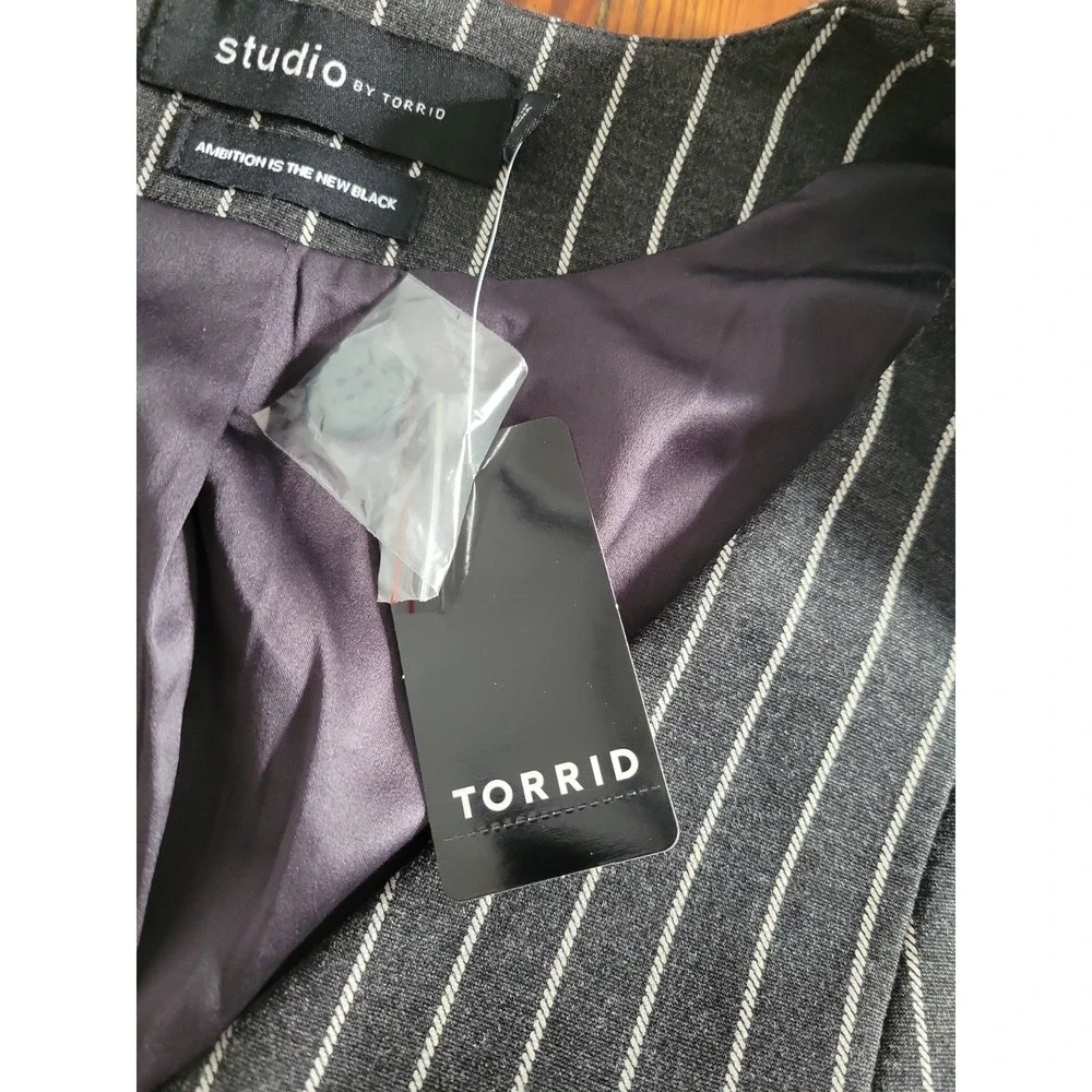 Torrid Studio Tailored Vest Womens 1X Heather Charcoal Grey Waistcoat Pinstripe